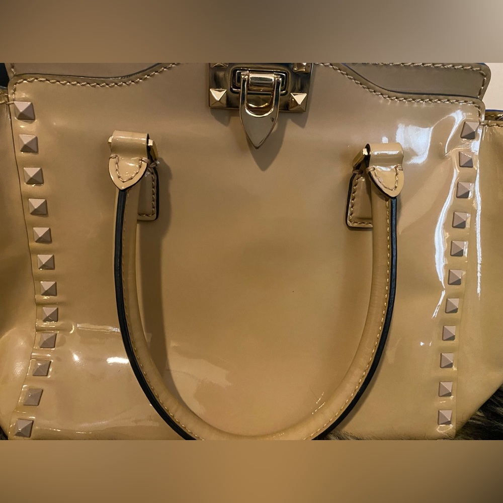 EUC PATENT LEATHER VALENTINO ROCKSTUD BAG - Picture 2 of 6